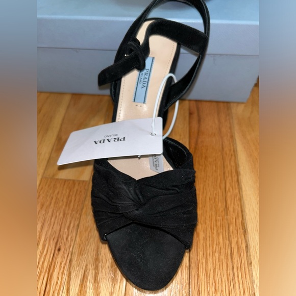 Black Prada suede platform pumps - Picture 4 of 5